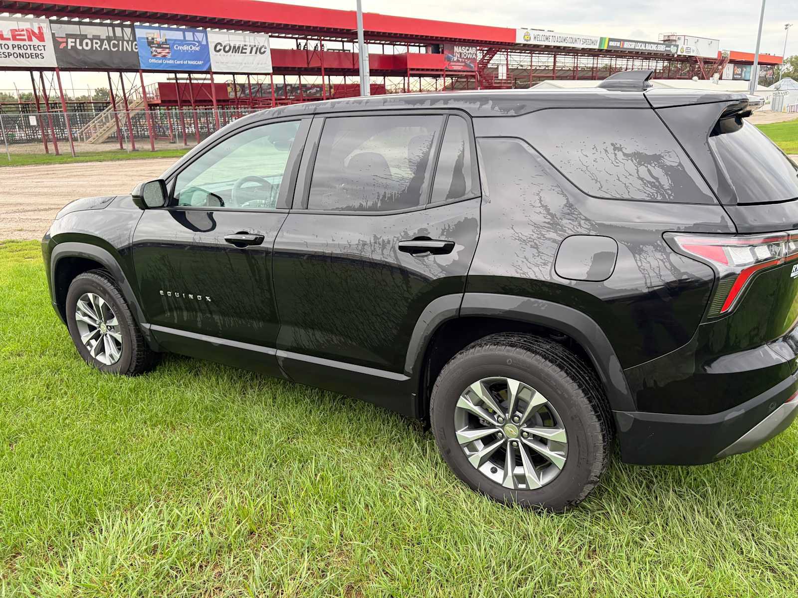 Used 2025 Chevrolet Equinox LT w/ Safety and Technology Package AWD/4WD image 5