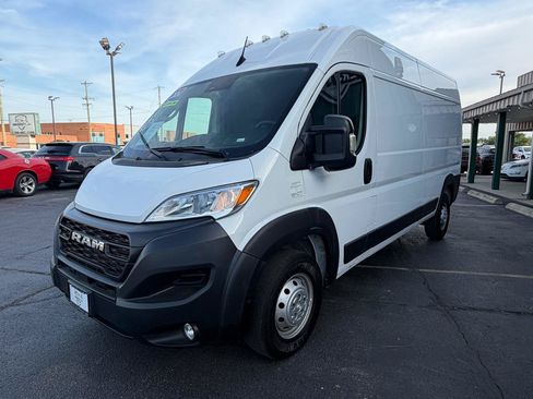 Used 2024 RAM ProMaster 2500 w/ Convenience Group FWD image 7
