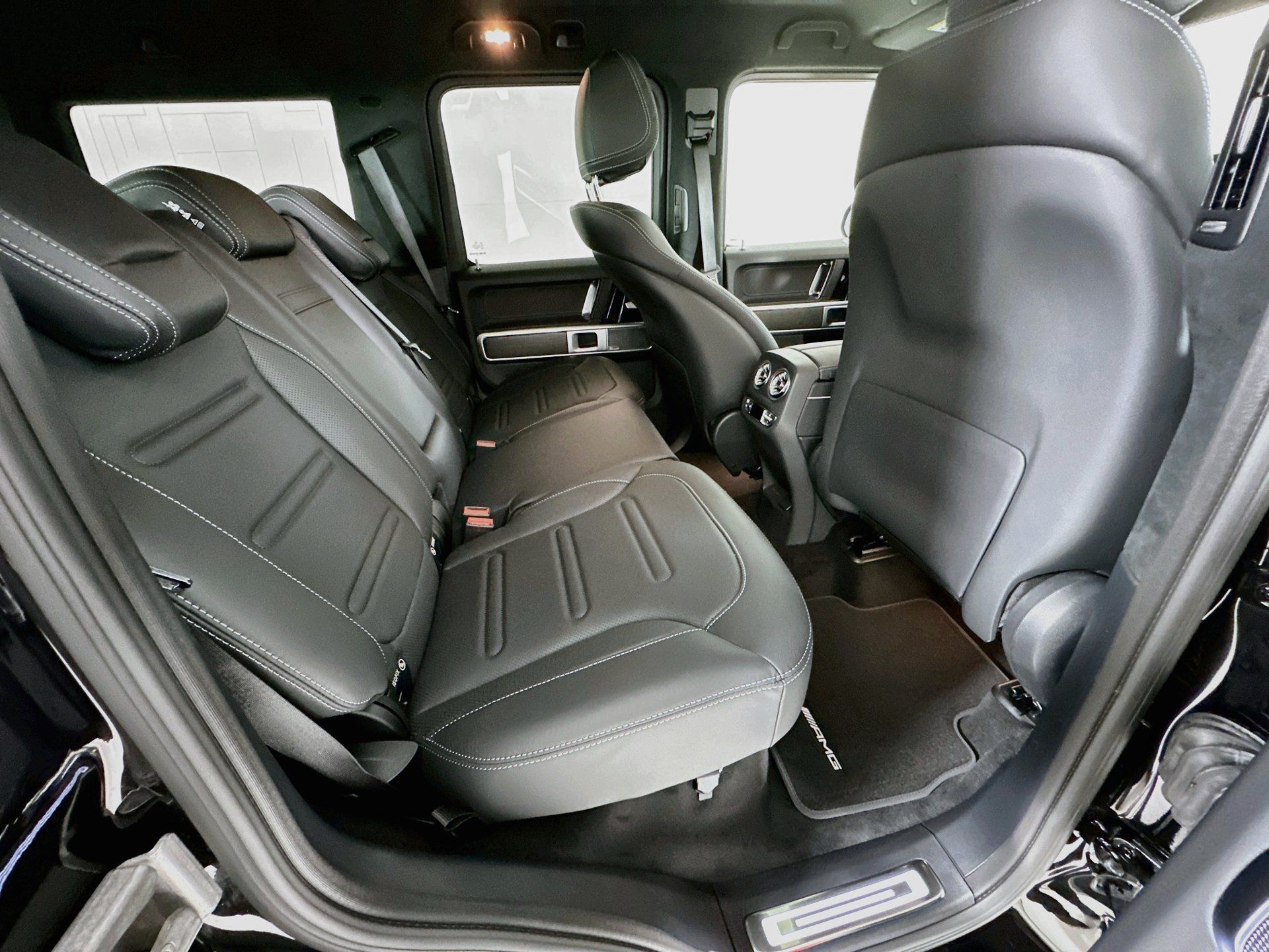 New 2027 Mercedes-Benz G 580 e image 30
