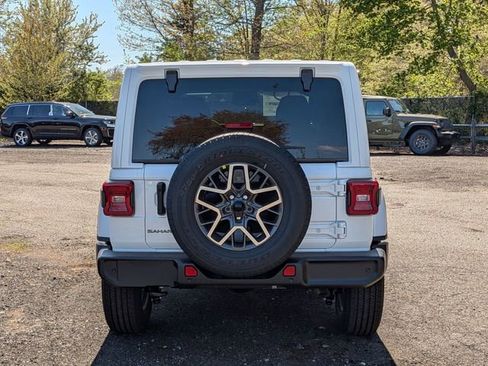 New 2026 Jeep Wrangler Unlimited Sahara AWD/4WD image 4