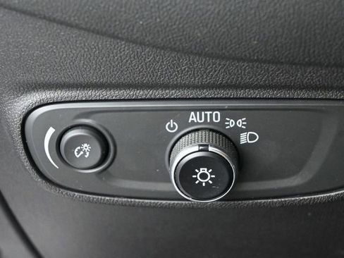 Used 2024 Chevrolet Equinox LT image 38