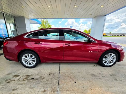 Used 2018 Chevrolet Malibu LT FWD image 7