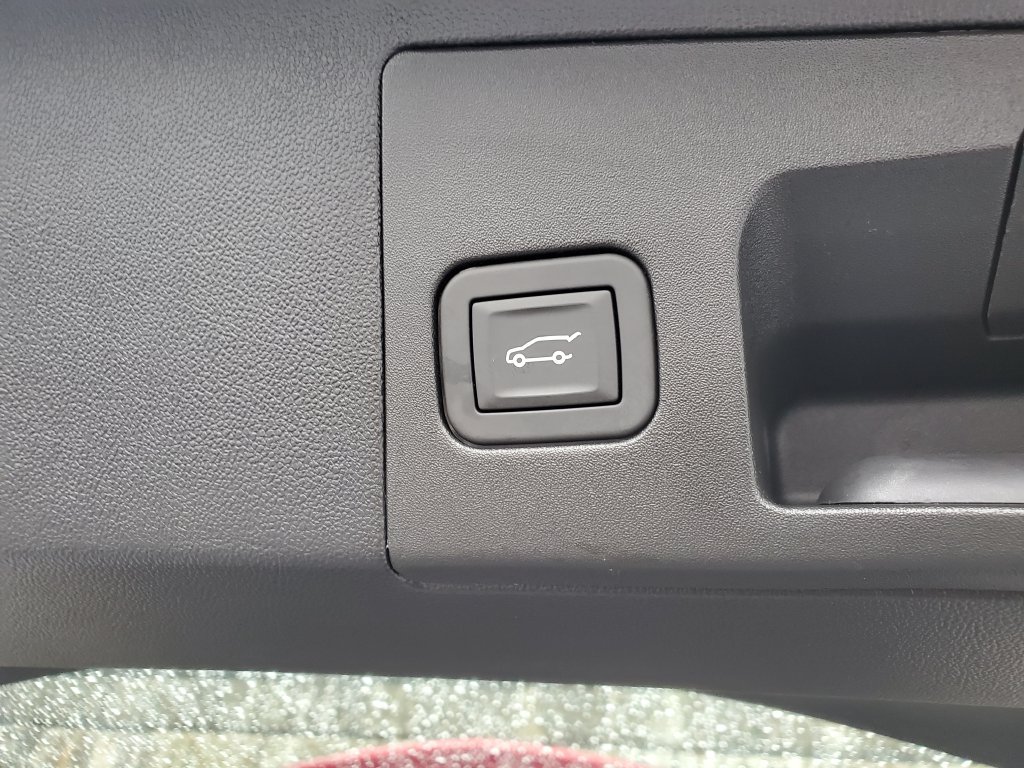 Certified 2026 Cadillac XT5 Sportv w/ LPO, Floor Liner Package AWD/4WD image 45