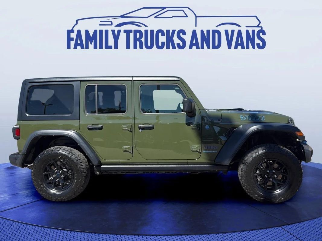 Used 2024 Jeep Wrangler Unlimited AWD/4WD image 5