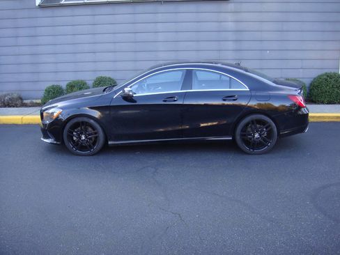 Used 2019 Mercedes-Benz CLA 250 4MATIC image 10