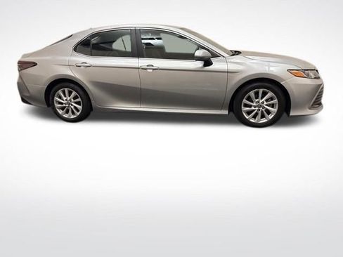Used 2023 Toyota Camry LE image 4