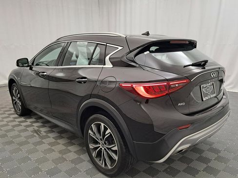 Used 2018 INFINITI QX30 Luxury AWD image 5
