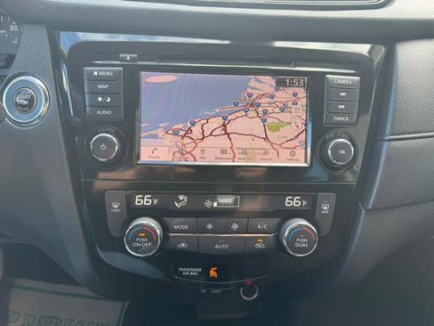 Used 2019 Nissan Rogue SV w/ Sun & Sound Touring Package image 19