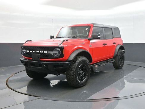 Used 2024 Ford Bronco Wildtrak AWD/4WD image 3