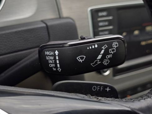 Used 2016 Volkswagen Golf SE image 29