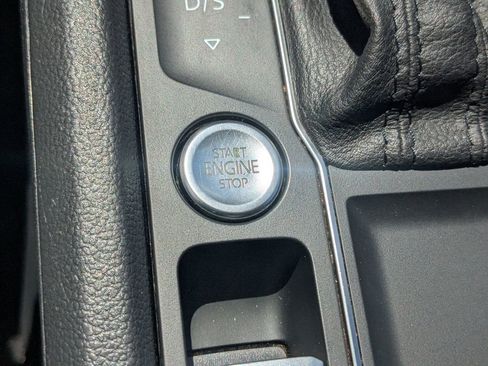 Used 2019 Volkswagen Atlas SEL R-Line FWD image 17