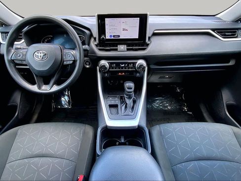 Used 2024 Toyota RAV4 XLE FWD image 15