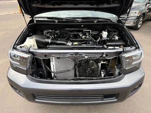 Used 2017 Toyota Sequoia Platinum AWD/4WD image 45