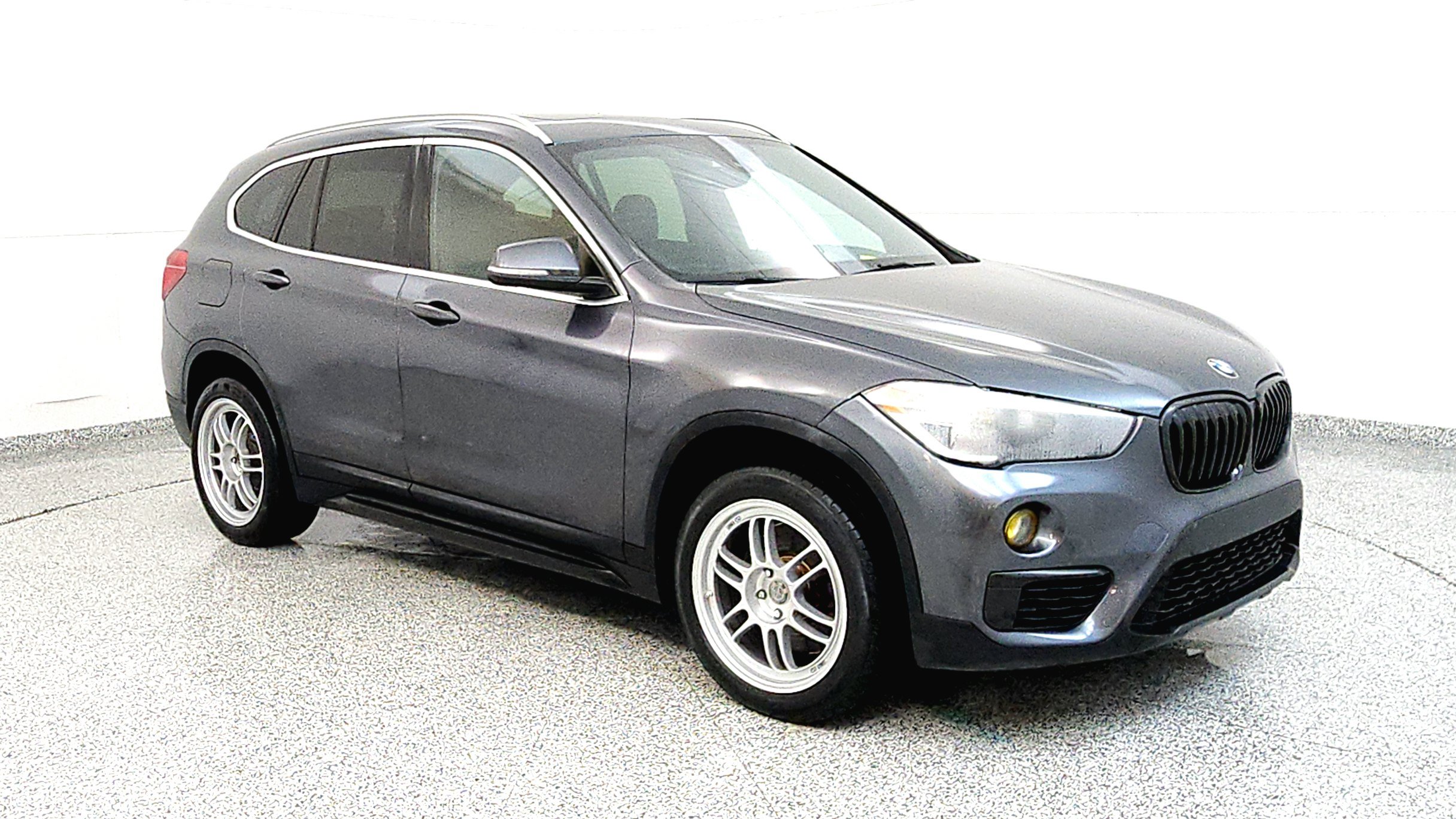 Used 2018 BMW X1 sDrive28i w/ Convenience Package FWD image 1