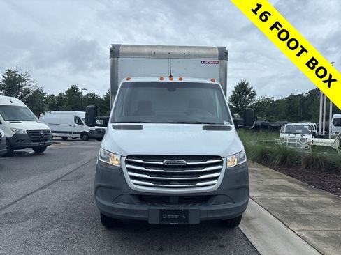 Used 2021 Freightliner Sprinter 3500 image 8