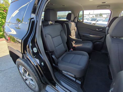 Used 2022 GMC Acadia SLE w/ Driver Convenience Package image 25