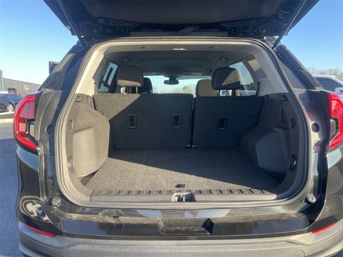 Used 2024 GMC Terrain SLE image 22