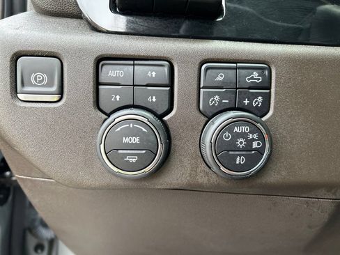 Used 2023 Chevrolet Silverado 1500 LTZ w/ Technology Package AWD/4WD image 19
