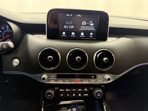 Used 2018 Kia Stinger Sedan 4D image 18