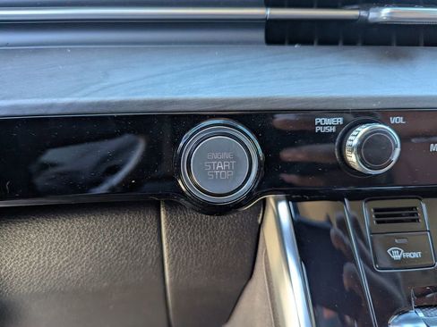 Certified 2024 Kia Carnival SX image 27