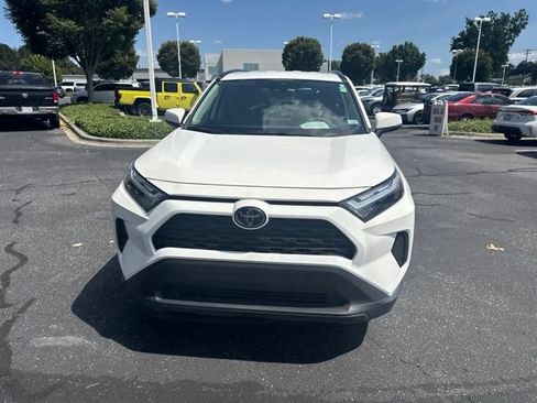 Used 2025 Toyota RAV4 XLE AWD/4WD image 10
