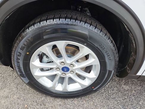 Used 2021 Ford Escape SE image 30