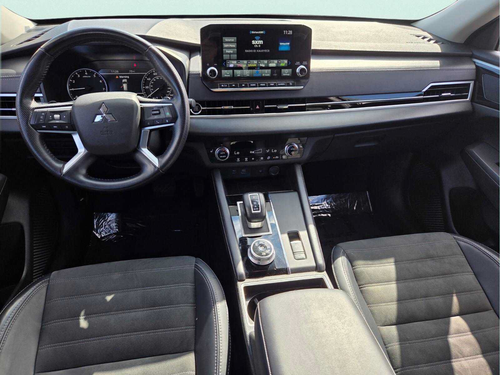Used 2024 Mitsubishi Outlander SE AWD/4WD image 13
