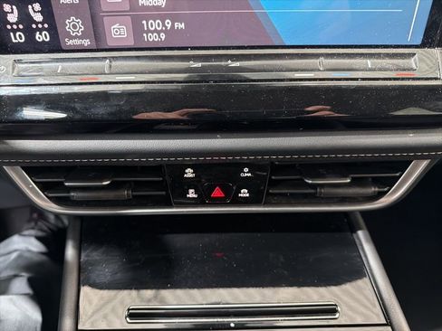 Used 2024 Volkswagen Atlas SE FWD image 20
