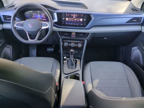 Used 2024 Volkswagen Taos SE image 14