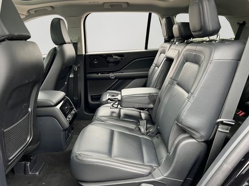 Used 2025 Lincoln Aviator Reserve image 12