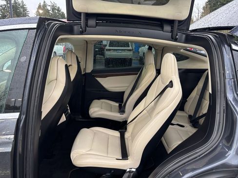 Used 2017 Tesla Model X 75D image 13