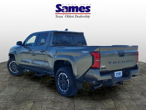 Used 2024 Toyota Tacoma TRD Sport w/ TRD Sport Upgrade Package image 7