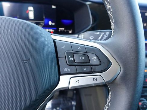 Used 2022 Volkswagen Taos SE image 17