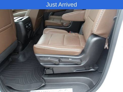Used 2023 Chevrolet Suburban High Country AWD/4WD image 13