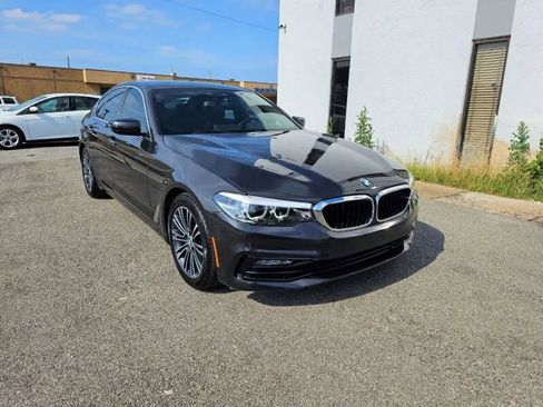 Used 2018 BMW 530i image 3