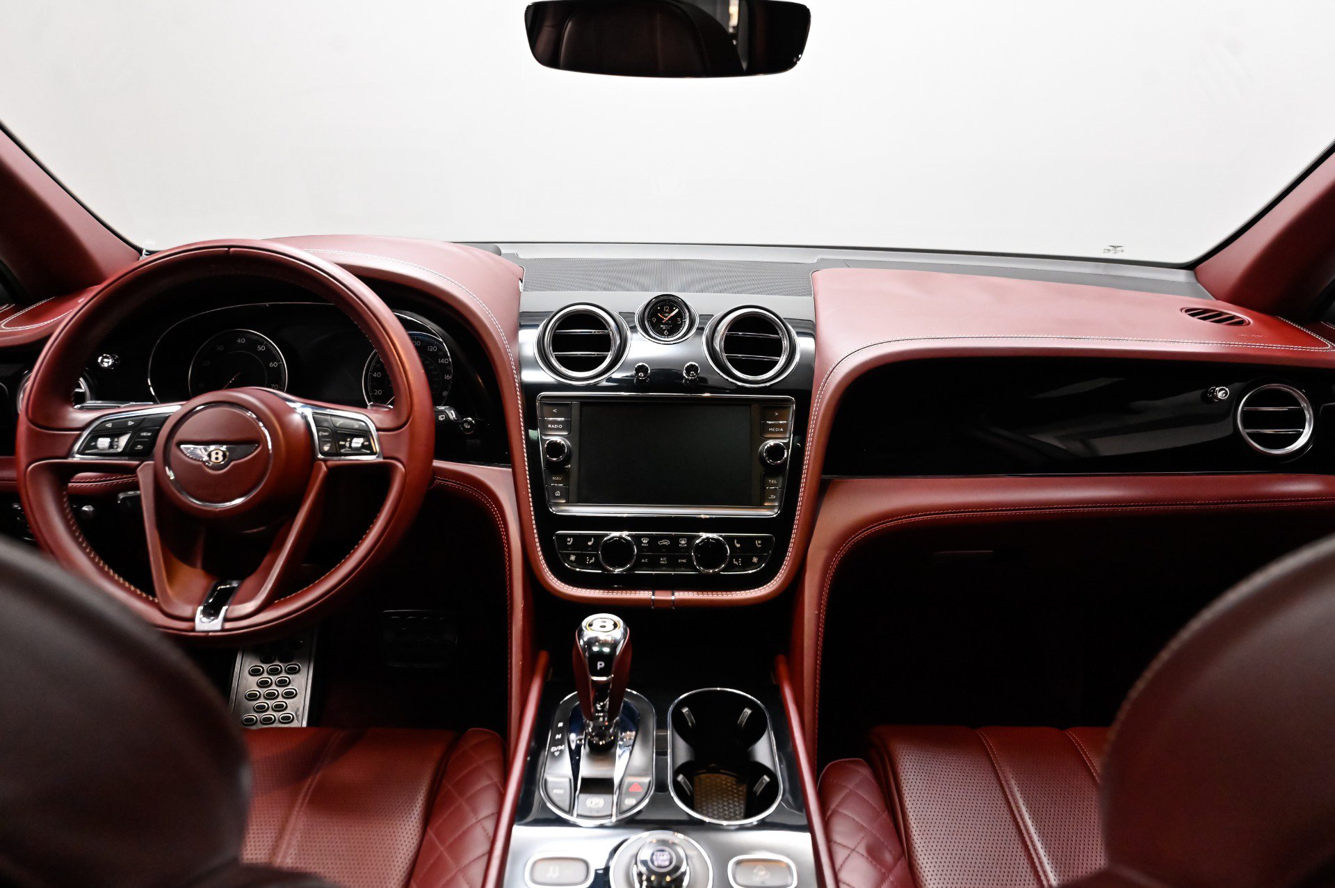 Used 2019 Bentley Bentayga AWD/4WD image 33