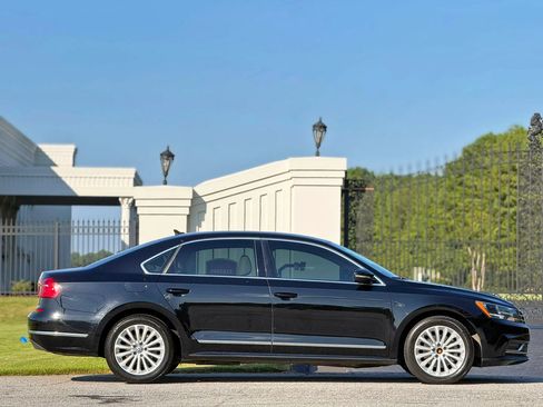 Used 2016 Volkswagen Passat 1.8T SE FWD image 6