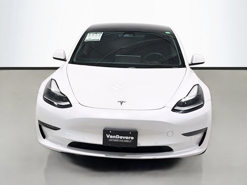Used 2021 Tesla Model 3 Standard Range Plus RWD image 2
