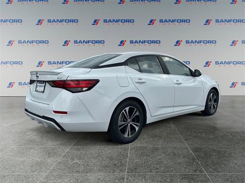 Used 2022 Nissan Sentra SV w/ Trunk Package image 5