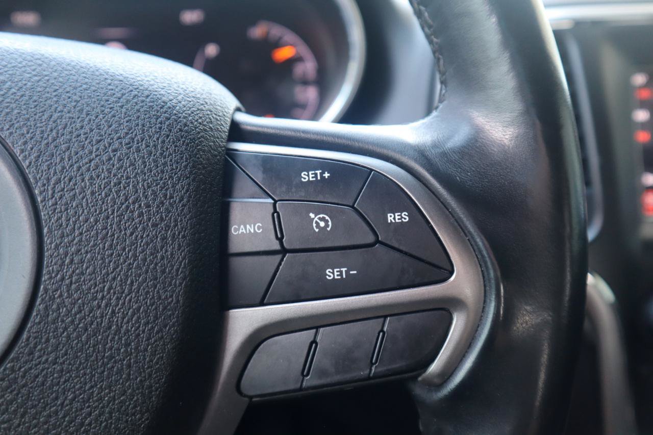Used 2018 Jeep Grand Cherokee Laredo AWD/4WD image 61