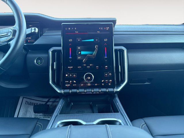 Used 2024 GMC Acadia Elevation w/ Luxury Package AWD/4WD image 11