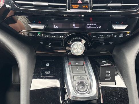Used 2024 Acura MDX SH-AWD w/ Technology Package image 14