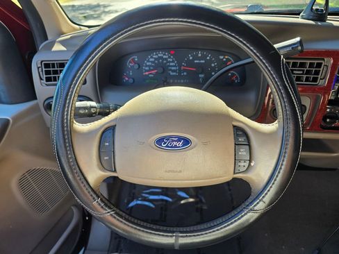 Used 2004 Ford Excursion XLT AWD/4WD image 32