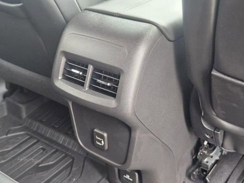 Used 2019 GMC Terrain SLT w/ Preferred Package FWD image 16