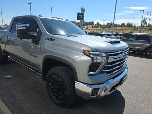 Used 2025 Chevrolet Silverado 3500 LTZ w/ LTZ Plus Package AWD/4WD image 3