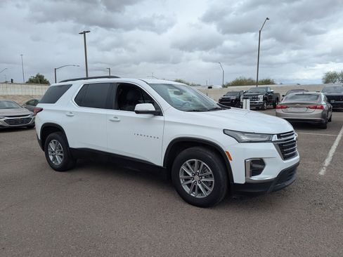 Used 2023 Chevrolet Traverse LT image 7