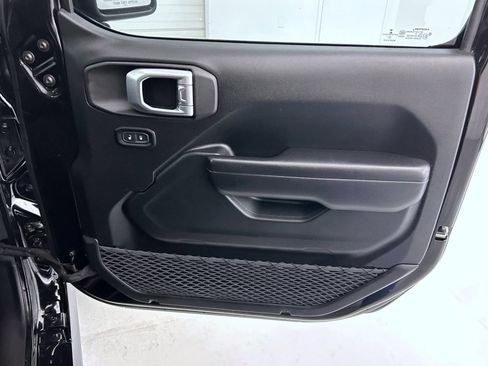 Used 2020 Jeep Wrangler Unlimited Rubicon AWD/4WD image 16
