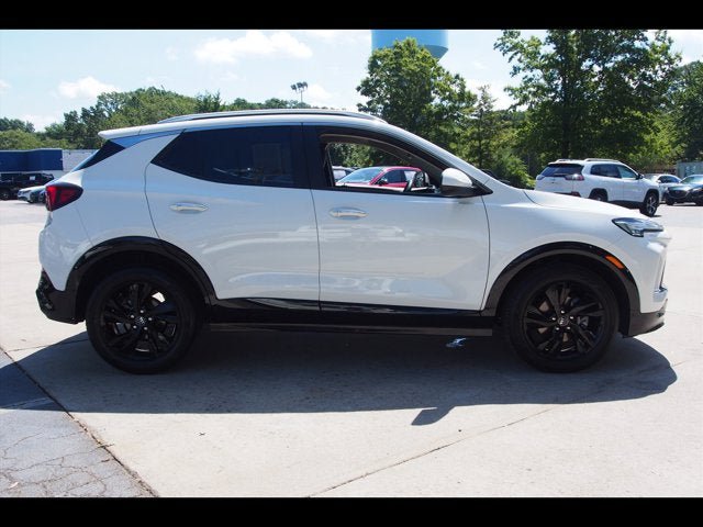 Used 2024 Buick Encore GX Sport Touring FWD image 6