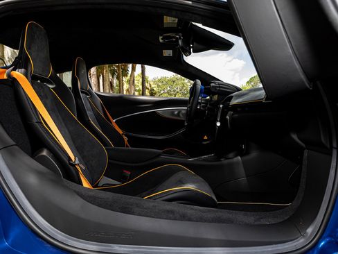 Used 2023 McLaren Artura PERFORMANCE image 65