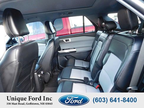 Used 2022 Ford Explorer XLT w/ Equipment Group 202A image 11
